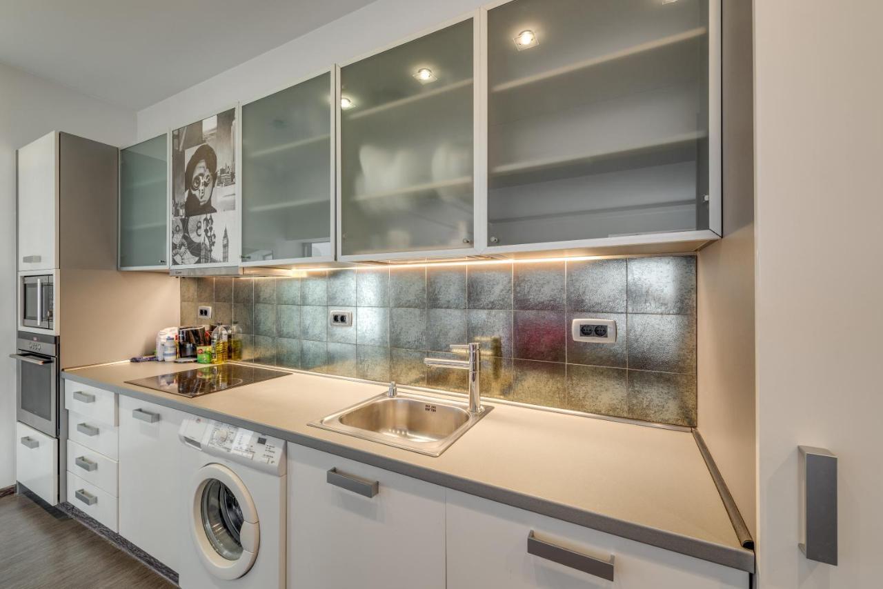 Top Center Apartment Next To Vitosha Boulevard Sofia Luaran gambar